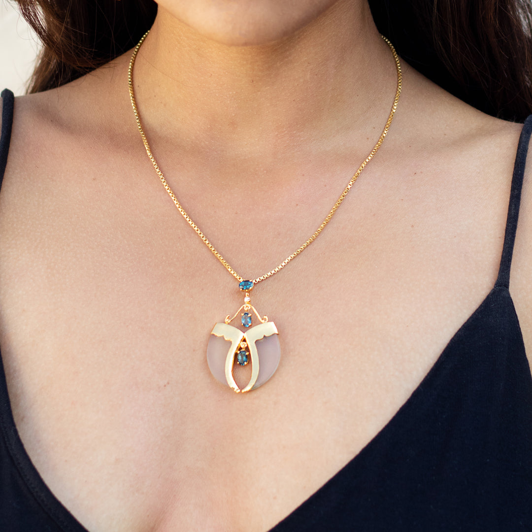 AVANI Gold Faux Tiger Claw Blue Imperial Pendant