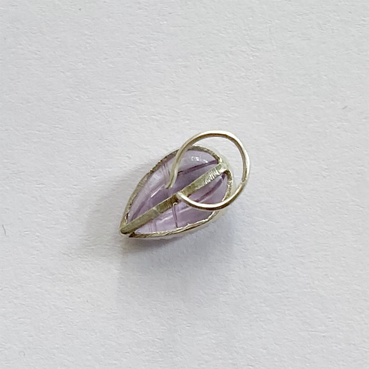 PICHWAI Amethyst Bud Nose Pin