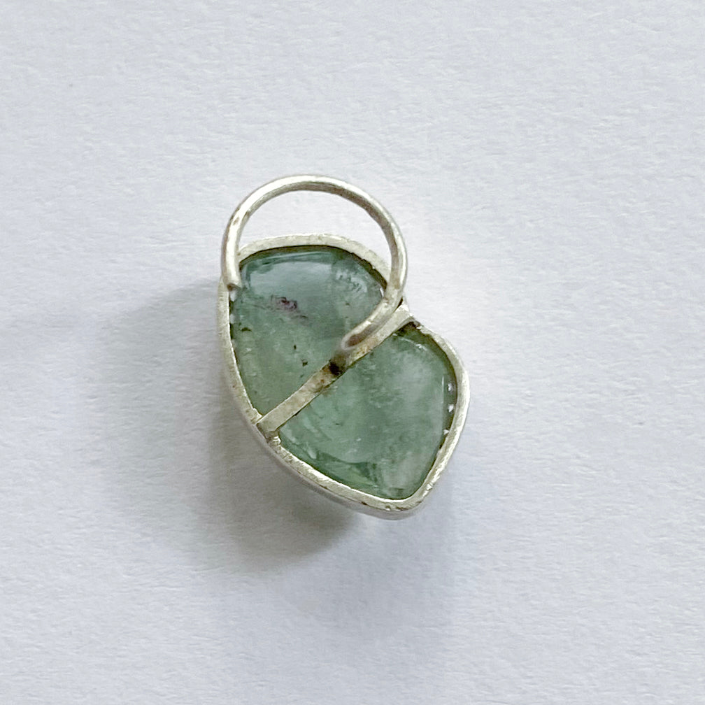 PICHWAI Fluorite Leaf Nose Pin