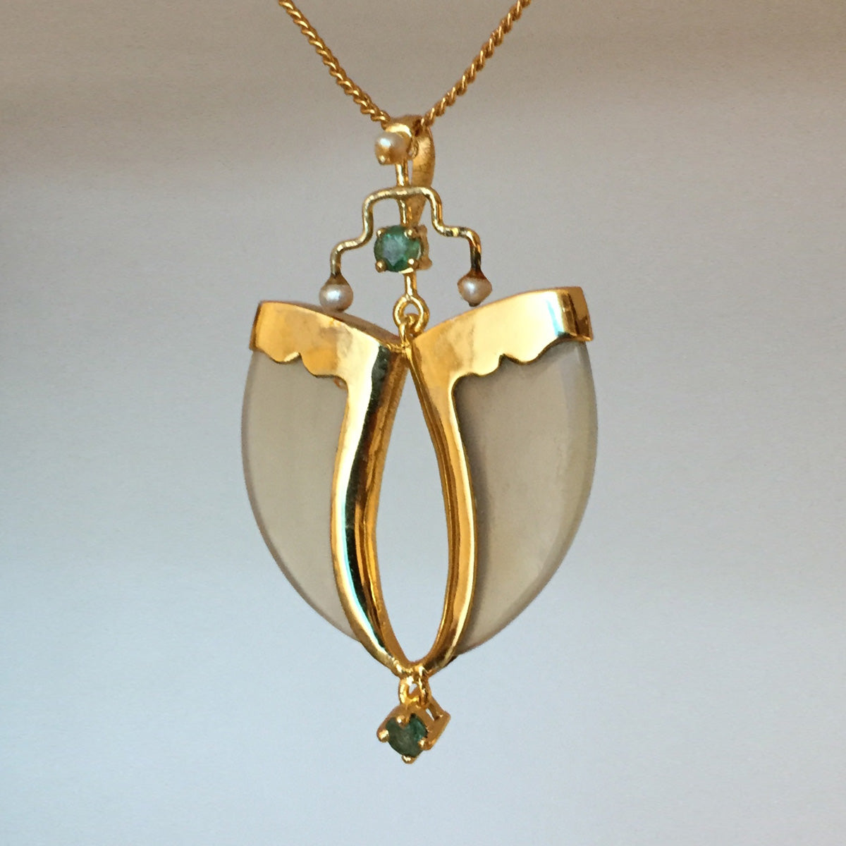 AVANI Gold Faux Tiger Claw Green Royal Pendant