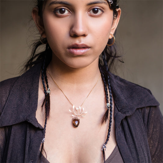 HEART Foliage - Gold Pendant