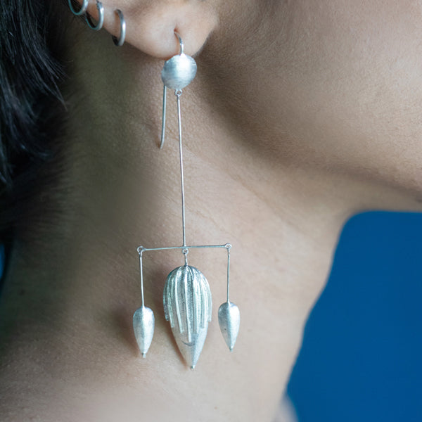 TUSCANY Long Trident Earrings