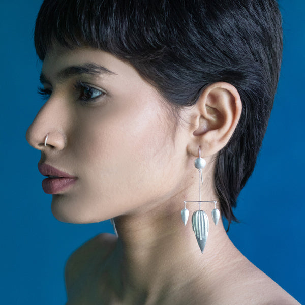 TUSCANY Short Trident Earrings