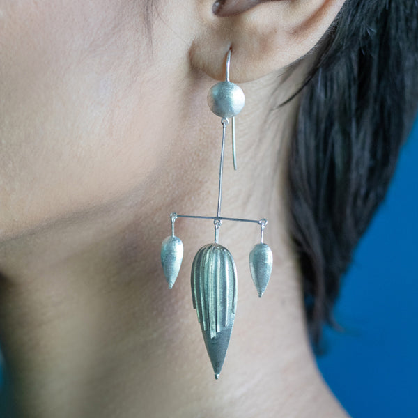 TUSCANY Short Trident Earrings