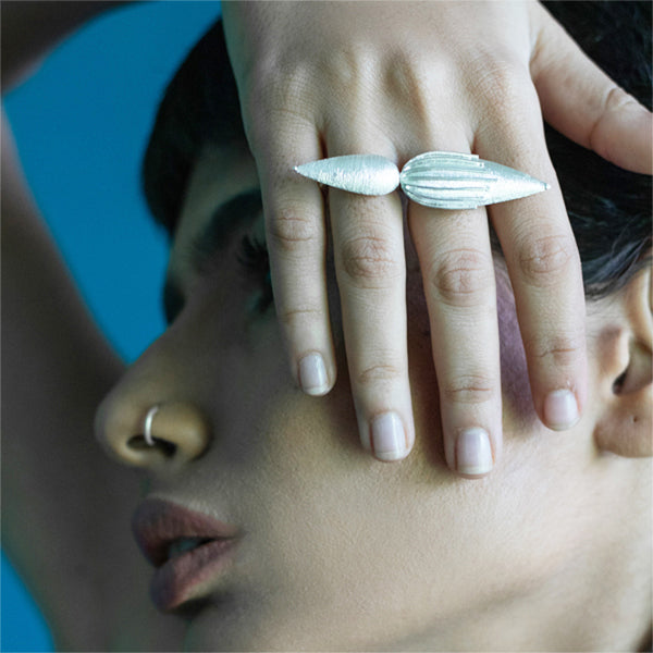 TUSCANY Double Petal Side Ring