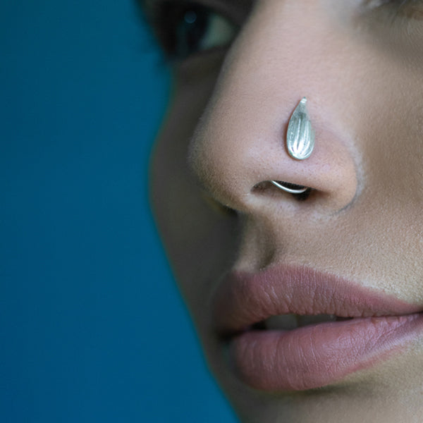 TUSCANY Petal Lines Nose Pin