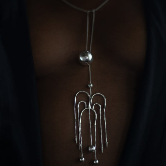 DECO Silver Fountain Necklace