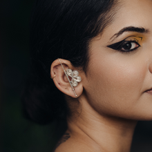 Load image into Gallery viewer, TARKASHI BOLD EARCUFF
