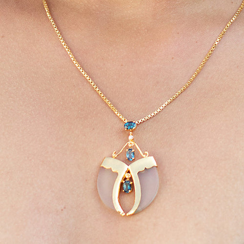 AVANI Gold Faux Tiger Claw Blue Imperial Pendant