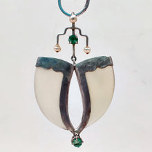 Load image into Gallery viewer, AVANI Silver Faux Tiger Claw Green Royal Pendant
