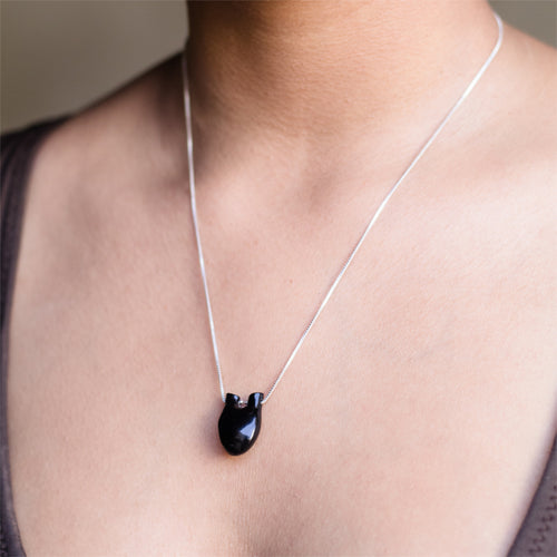 HEART Two Veins Black Necklace