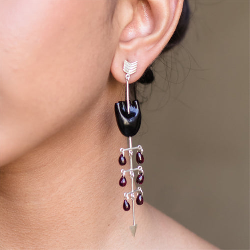 HEART Bleeding - Black Earrings