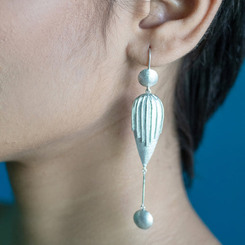 TUSCANY Petal Dot Earrings