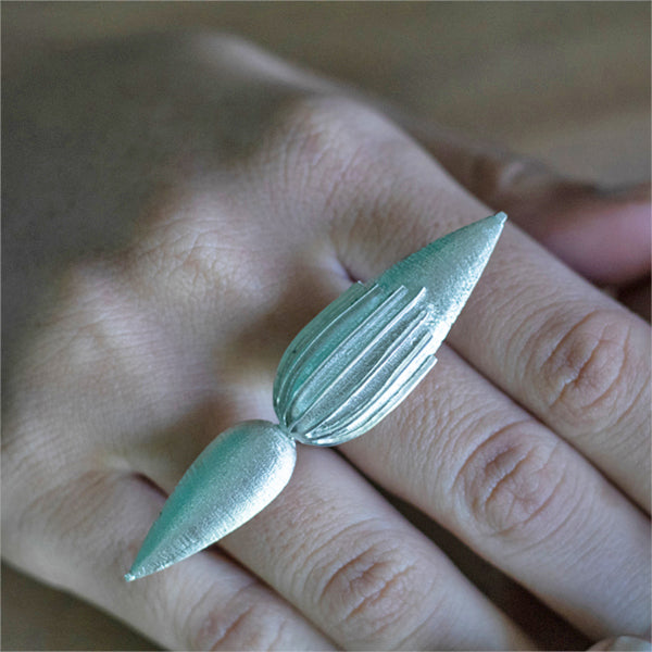 TUSCANY Double Petal Side Ring