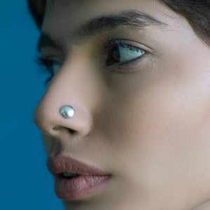 TUSCANY Dot Nose Pin